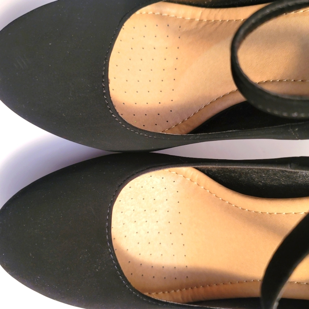 Y.Not Black Pumps - Picture 5 of 8